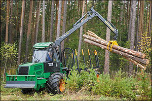 Демонстрация работы лесозаготовительной техники в реальных условиях 