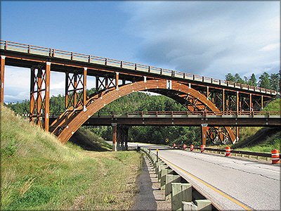 Рис. 3. Мосты Кистоун-Уай в Южной Дакоте, США