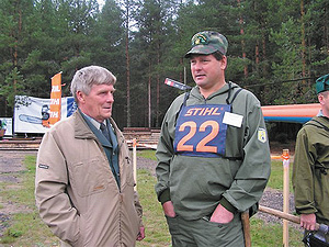 Директор Борисово-Судского лесхоза Н. А. Суворов со своим лесничим за минуту до старта соревнования