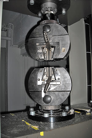 Испытание прочности клеевого соединения на разрывной машине Zwick