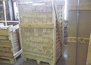 Рис. 1. Гнутоклееные планки оснований кроватей на 
одноразовом деревянном поддоне