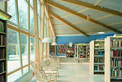 Акустические потолочные плиты способствуют комфортной звуковой атмосфере в здании библиотеки