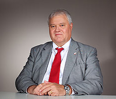 Директор подразделения дорожно-строительной и лесозаготовительной техники по России и странам СНГ компании John Deere Том Троун