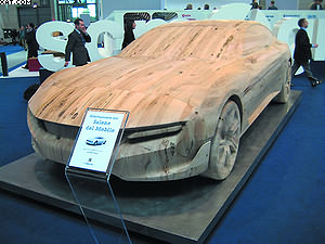 Деревянный суперкар, обработка которого выполнена на станке Routech (SCM Group)