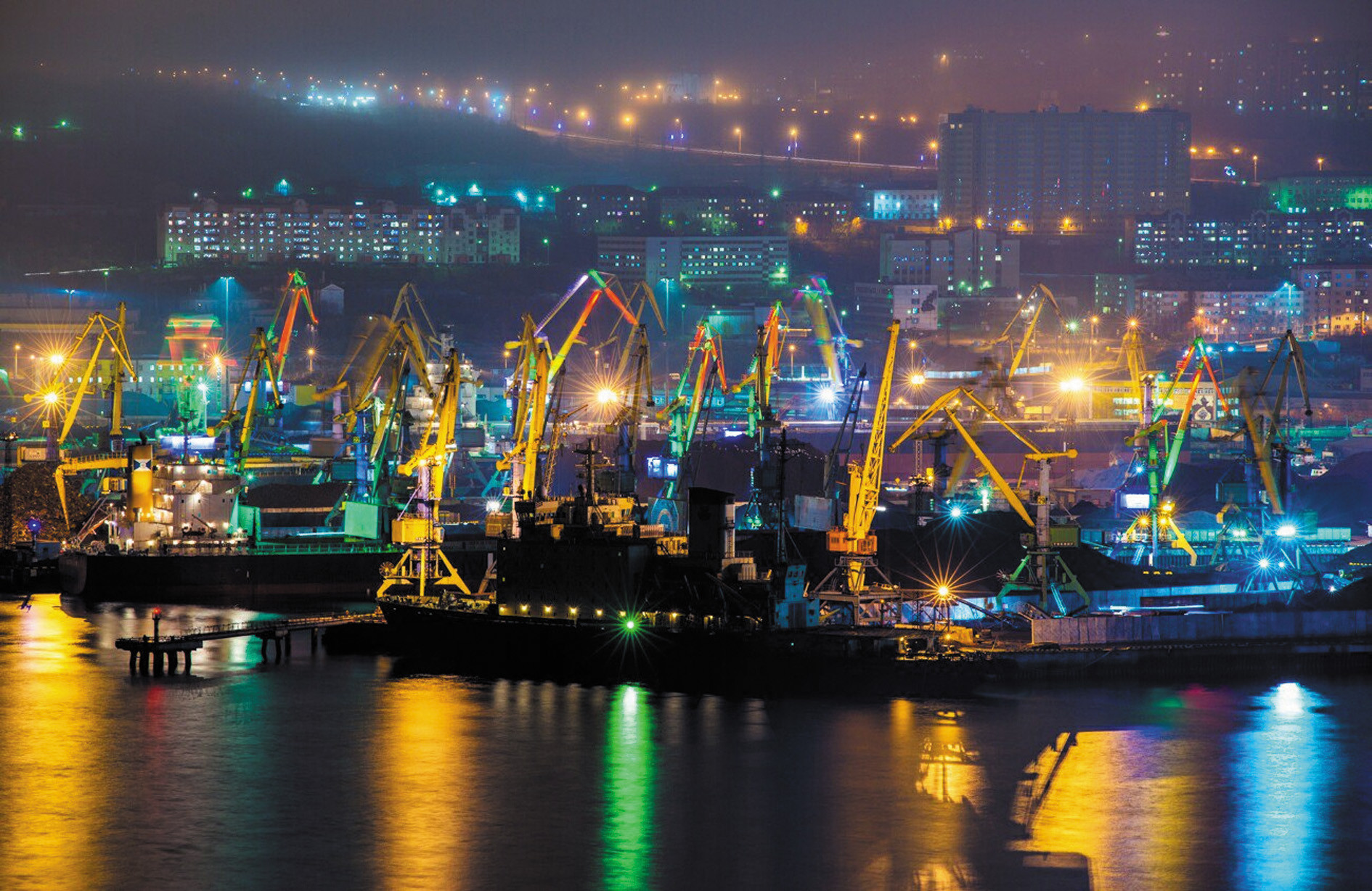 Почему Мурманск порт не замерзает: особенности и преимущества