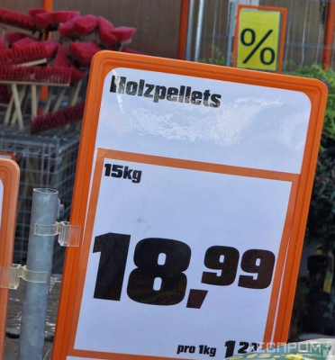 Цена 15-килограммового мешка пеллет в немецком розничном магазине