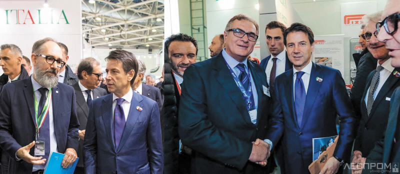 Рафаэль Прати (Biesse Group) и Паоло Ломбардини (SCM) во время визита премьер-министра Италии Джузеппе Конте