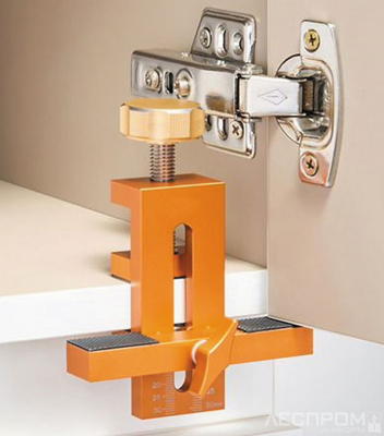 Рис. 8. Кондуктор для навески фасадов