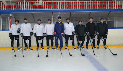 Хоккейная команда сотрудников «Запсиблеспроект»